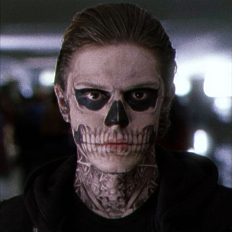 Tate Ahs, Skull Face Tattoo, Evan Peters American Horror Story, Tate And Violet, American Horror Story 3, Vampire Bride, Tate Langdon, Skeleton Makeup, Smink Inspiration