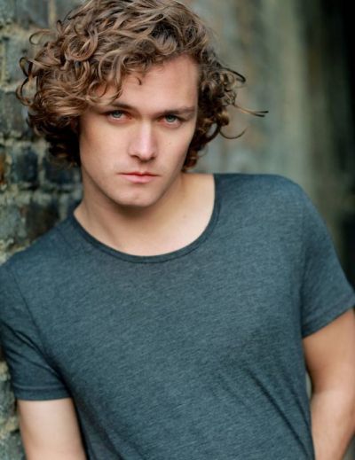 Loras Tyrell, Finn Jones, Men's Curly Hairstyles, Hairstyle Pictures, Charming Man, Curly Hair Men, Wedding Gowns Lace, Hair Pictures, Long Hair Styles Men