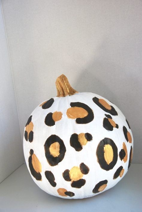 33 CREATIVE PUMPKIN PAINTING IDEAS TO RECREATE - Stylin by Sarita Gymnastics Pumpkin Painting Ideas, Pumpkin Painting Ideas For Adults, Pumpkin Painting Contest Ideas, Creative Pumpkin Painting Ideas, Pumkin Ideas, Disney Pumpkin Painting, Pumpkin Painting Party, Decorating Pumpkins, Pumpkin Paintings