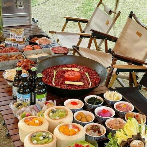 Cooking While Camping, Korean Camping Food, Korean Glamping, Picnic Date Food, Camping Menu, Food Korean, Potato Recipes Side Dishes, Cookout Food, Food Drink Photography