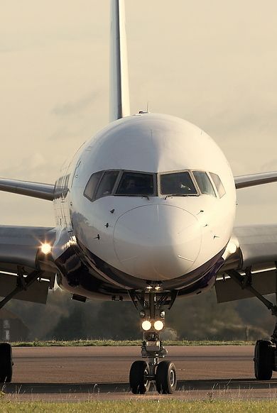 Monarch Airlines Boeing 757-2T7 (registered G-MOND) Monarch Airlines, Ethereal Core, Private Jet Plane, Commercial Plane, Boeing 757, Jet Aircraft, Commercial Aircraft, Jet Plane, Disney World Vacation