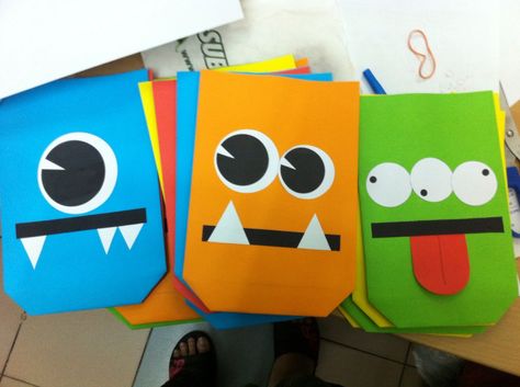 DIY Paper Goodie Bag Diy Loot Bags, Monster Treats, Little Monster Birthday, Monster Valentines, Diy Monsters, Birthday Goodie Bags, Monster Theme, Loot Bags, Monster Birthday