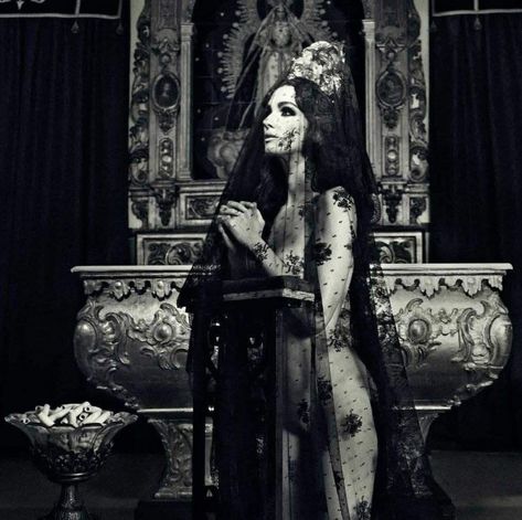 Scary Wallpaper, Gothic Aesthetic, Beautiful Dark Art, Witch Aesthetic, Goth Aesthetic, Witchy Woman, White Photos, Pose Reference Photo, Divine Feminine