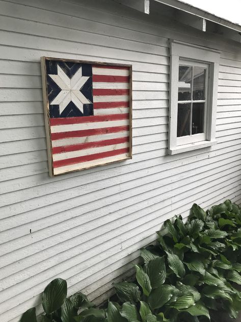 Wood Barn Quilt, Patriotic Door Wreath, American Barn, Rustic Wall Hangings, Barn Signs, Barn Quilt Designs, Wooden Barn, Wood Barn, American Flag Wood