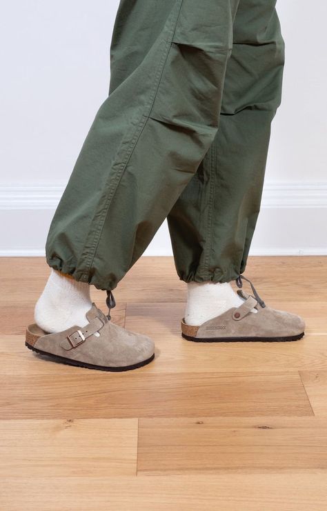 Birkenstock Boston Taupe, Boston Taupe, Boston Outfits, Birkenstock Outfit, Mens Outfit Inspiration, Mens Fashion Streetwear, Birkenstock Boston, Stylish Mens Outfits, Men Fashion Casual Outfits