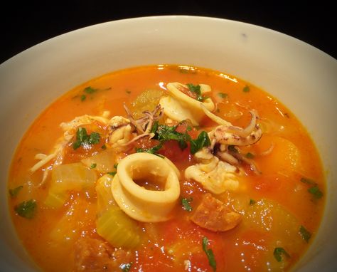 Chorizo and squid soup - CookTogether Squid Soup Recipe, Squid Soup, Chorizo Recipes, Quick And Easy Soup, Fish Soup, Lemon Butter, Paleo Gluten Free, Tasty Dishes, Soup Recipes