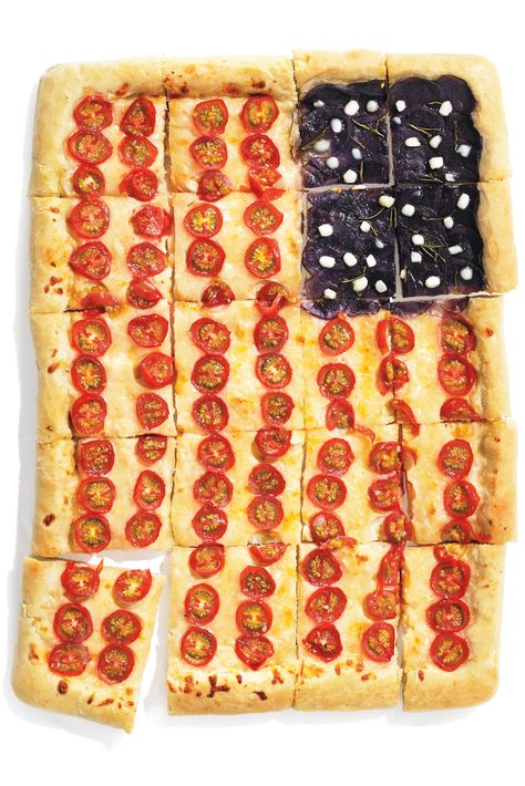 Serve Up a Patriotic Pizza This Fourth of July Pizza Meatloaf, Pizza Stones, Pizza Bagels, Patriotic Food, Types Of Pizza, Fourth Of July Food, Snack Dip, Fair Food, Focaccia Bread