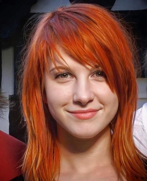 Hayley Williams Haircut, Haley Williams Hair, Gay Haircut, Emo Bangs, 2000s Hair, Hayley Wiliams, Haley Williams, Hayley Paramore, Paramore Hayley Williams