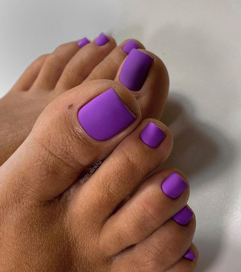 25 Summer Acrylic Toe Nails Ideas: Bright, Classy, and Trendy Designs Acrylic Toe Nails Ideas, Toe Nails Ideas, Toe Nail Ideas, Purple Toe Nails, Purple Manicure, Pedicure Colors, Acrylic Toes, Acrylic Toe Nails, Toe Nail Color