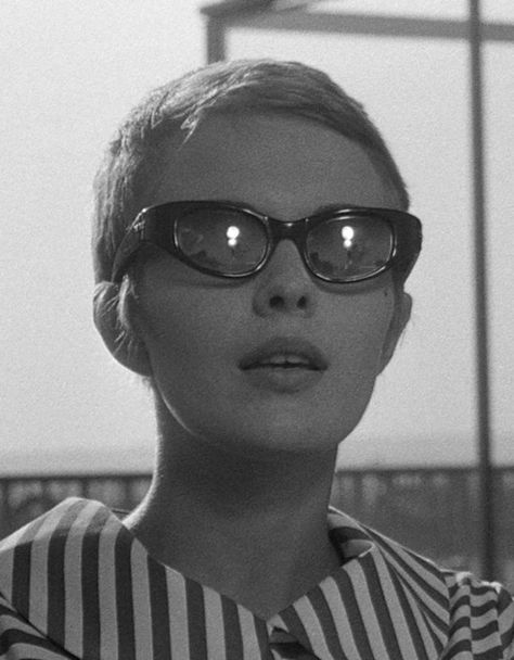 Jean Seberg Breathless | Jean Seberg in Breathless | Vintage Eyewear 1960- Celebrities Jean Seberg Style, Jean Seberg, French New Wave, Mia Farrow, Jean Luc Godard, French Films, Jane Birkin, Famous Fashion, Vintage Eyewear