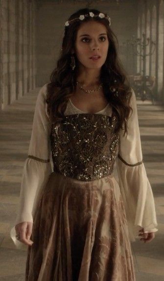 Kenna - Reign Kenna Aesthetic, Fictional Outfits, Kenna Reign, Katheryn Howard, Reign Outfits, Reign Cast, Lady Kenna, Lyanna Stark, Era Dresses