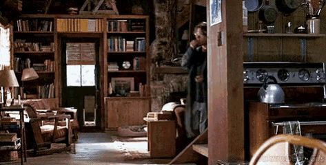 https://c.tenor.com/osKlEKjLAJYAAAAd/johnny-depp-secret-window.gif Secret Window Movie House, Secret Window Movie, Johnny Depp Secret Window, Mort Rainey, Secret Window, Window House, Tenor Gif, House Inside, Cabins In The Woods