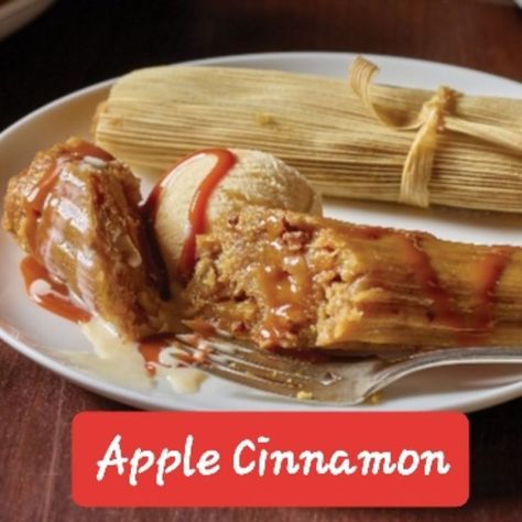 Photos of apple cinnamon and strawberry cream cheese filled dessert tamales. Dessert Tamales, Homemade Tamales Recipe, Sweet Tamales, Homemade Tamales, Guatemalan Recipes, Hot Tamale, Tamale Recipe, Hispanic Food, Mexican Food Recipes Easy