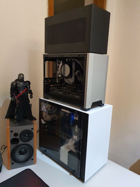 Pc Builds, Pc Build, Desk Setups, Custom Pc, Mini Itx, Gamer Room, Pc Setup, Gaming Room, Pc Cases