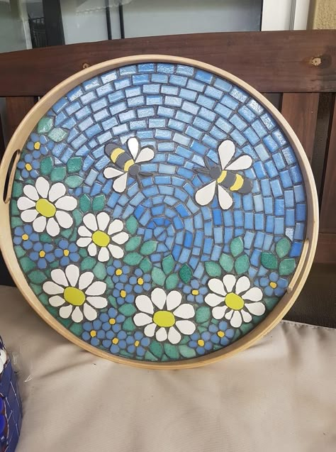 Bird Bath Mosaic, Bird Bath Mosaic Ideas, Mosaic Stepping Stones, Mosaic Art Projects, Mosaic Flowers, Mosaic Decor, Mosaic Table, Mosaic Garden, Mosaic Projects