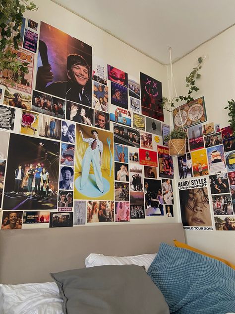 Harry Styles Bedroom, One Direction Bedroom, Harry Styles Room, One Direction Room, Music Bedroom, Aesthetic Bedroom Ideas, Music Room Decor, Room Redesign, Room Goals