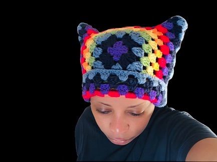 It’s beanie season 🥶 Crochet Granny Square Cat Ear Beanie pattern is now available written & video tutorials Thanks to #sonja for testing the pattern. Link in bio Granny Square Cat Beanie, Cat Ear Beanie Pattern, Granny Square Cat, Granny Square Beanie, Crotchet Hat, Cat Ear Beanie, Ear Beanie, Granny Square Haken, Cat Eared Beanie