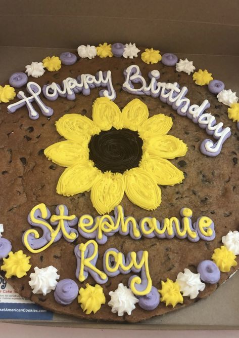 Sunflower Cookie Cake, Summer Cookie Cake, Cookie Chips, Birthday Cookie Cake, Cookie Valentines, Big Chocolate Chip Cookies, Message Cookies, Big Cookies, Cookie Cake Decorations