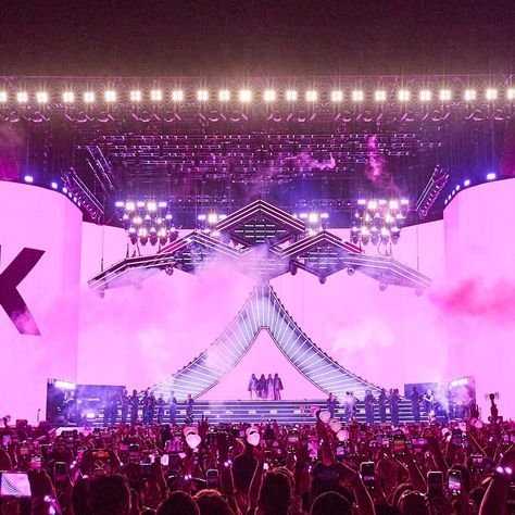 BLΛƆKPIИK on Instagram: "Still feels surreal that we did this!🔥 Thank you @coachella for having us! And to all BLINKs out there, we could’ve never done this…" Coachella Concert, We Are Forever, Blackpink Coachella, Stage Background, Black Pink Background, Abs And Cardio Workout, Korean Bands, Forever Grateful, Black Pink Instagram