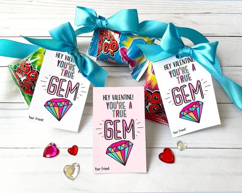 GEM RINGPOP VALENTINE IDEAS } School Valentines Ideas, Classroom Gift Ideas, Ring Pop Valentine, Class Valentines Gifts, Valentines For School, Valentine Card Printable, Printable Classroom Valentines, Daycare Gifts, Card Ring