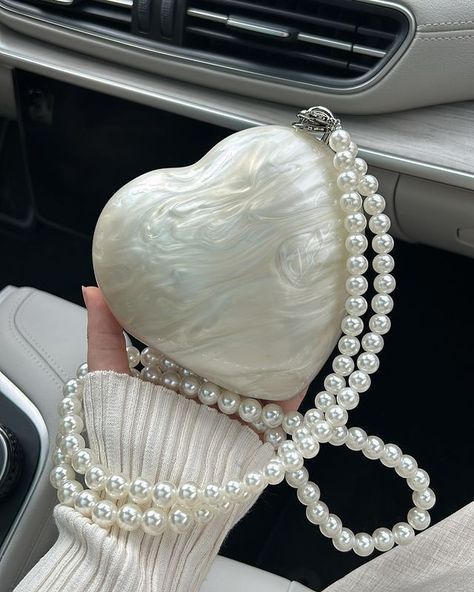 #bags #hand bags #prom bags # beautiful bags # bridle bags # hand embroidered bags Pearl Bag Outfit, Basic Closet, Classy Purses, Trendy Purses, My Style Bags, Luxury Bags Collection, Colorful Handbags, Embellished Bags, Handbag Essentials