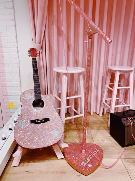 Pink Nashville Aesthetic, Girly Country Aesthetic, Girly Western Aesthetic, Cowgirl Aesthetic Party, Pink Country Aesthetic, Pink Western Aesthetic, Retro Aesthetic Room, Pink Cowgirl Aesthetic, Nashville Bars