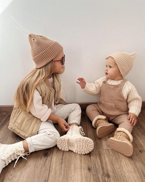 𝒶𝓊𝓉𝓊𝓂𝓃 𝓋𝒾𝒷𝑒𝓈🍂 | Instagram Fall Outfits For Pictures, Outfits For Pictures, Boy Fall Outfits, Baby Boy Fall Outfits, Unique Fashion Style, Boys Fall Outfits, Kids Ootd, Girls Fall Outfits, Baby Box