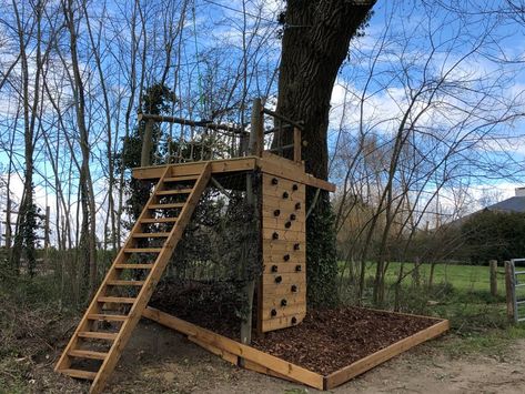 Tree House Zip Line, Zip Line Platform, Zip Wire, Custom Treehouse, Kids Outdoor Playground, Kids Yard, Tree Fort, Wire Installation, Tree House Designs