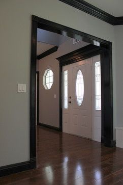 Paint Colors Wood Trim, Black Crown Molding, Black Painted Trim, Black Baseboards, Black Trim Interior, Living Room Paint Colors, Bay Window Living Room, Black Molding, Dark Trim