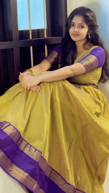 Tamil Pongal, Girl In Saree, Attractive Dresses, Beautiful Dresses Short, Traditional Wear, Beautiful Smile Women, Beautiful Saree, Dresses Short