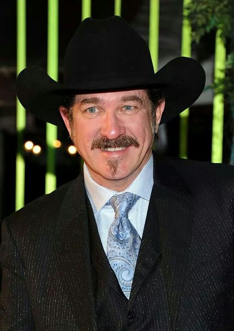 Kix Brooks Kix Brooks, Artist Portraits, Modern Cowboy, Garth Brooks, Country Music Stars, Male Artist, Country Music Singers, Country Stars, Music Artist