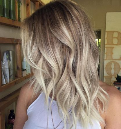 Ash Blonde Balayage Hair Blonde Layered Hair, Hair Spring, Balayage Hairstyles, Ash Blonde Balayage, Blond Balayage, Ombre Hair Blonde, Brunette Balayage, Blonde Roots, Balayage Blonde