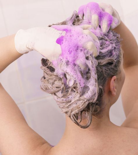 What Happens If You Use Purple Shampoo On Brown Hair? Bleach Hair Dye, Beautiful Brown Hair, Purple Conditioner, Blonde Hair Care, Shampoo For Gray Hair, Hair Dye Shampoo, Purple Shampoo And Conditioner, Beautiful Blonde Hair, Purple Dye