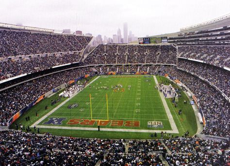 Soldier Field Chicago Bears Stadium, Chicago Bears Wallpaper, Lions Rugby, Bears Game, Nfl Stadiums, Field Wallpaper, Soldier Field, Bears Football, Sports Stadium