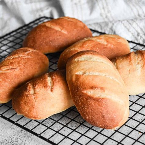 Soft Sourdough Sandwich Rolls Recipe (No Yeast) Sourdough Soft Rolls, Sourdough Sandwich Buns, Rolls Recipe No Yeast, Sourdough Sandwich Rolls, Sandwich Rolls Recipe, Sandwich Buns Recipe, Sandwich Roll Recipe, Sandwich Rolls, Steak Rolls