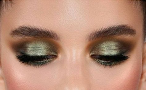 Smokey Green Eye Makeup, Green And Gold Eyeshadow, Warm Makeup, Gold Eyeshadow Palette, Green Makeup, Gold Eyeshadow, Dark Wedding, Mini Gold, Fancy Makeup