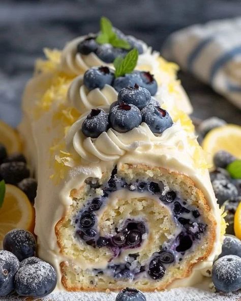 Blueberry Roll Cake, Sponge Roll Cake Recipe, Blueberry Cake Roll, Sponge Cake Roll Recipe, Lemon Roll Cake Recipe, Lemon Roll Cake, Blueberry Sponge Cake, Lemon And Blueberry Cake, Lemon Roll