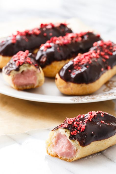 Homemade eclairs with strawberry pastry cream filling, topped with freeze-dried strawberries! Pastry Cream Filling, Eclair Recipe, Chocolate Covered Strawberry, Gateaux Cake, Pastry Cream, Strawberry Desserts, Covered Strawberries, Eclairs, Chocolate Covered Strawberries