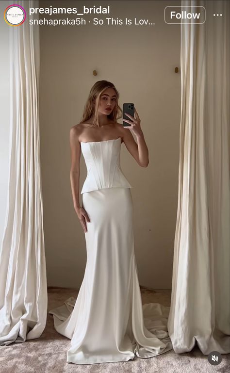 Bustier Skirt Outfit, Modern Minimalist Wedding Dress, Bridal Workout, Wedding Event Dresses, Plain Wedding Dress, Wedding Dress Suit, Victoria Wedding, Classy Wedding Dress, Modern Minimalist Wedding