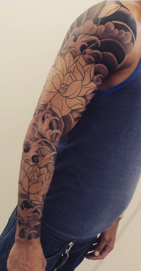 Teardrop Tattoo, Koi Tattoo Sleeve, Japanese Flower Tattoo, Buddha Tattoos, Dot Tattoos, Koi Tattoo, Japanese Tattoos, Irezumi Tattoos, Asian Tattoos