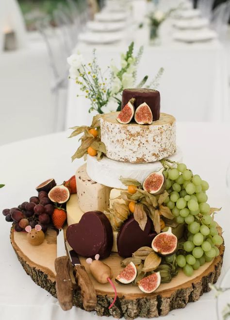 21 Creative Cheesecake Wedding Cake Ideas Wedding Cake Cheese Wheel, Wedding Cakes Made Of Cheese, Wedding Cheese Board, Wedding Cheese Cakes, Creative Cheesecake, 5 Tier Cake, Fruit Inspiration, Figs Fruit, Wedding Cheese