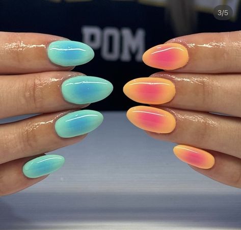 Chill Nail Ideas, Full Color Nails With Design, Aura Natural Nails, Nail Designs For Florida Vacations, Pastel Watercolor Nails, Lisi Shops Nails, Cute End Of Summer Nails, Aura Nail Inspo Almond, Aura Dot Nails