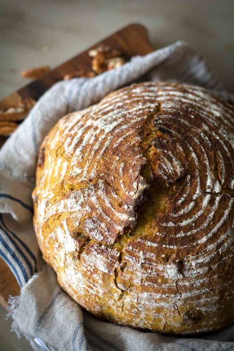 Pecan Bread Recipe, Pumpkin Pecan Bread, Sourdough Rye Bread, Pecan Bread, Dutch Oven Bread, A Loaf Of Bread, Savory Dinner, Artisan Bread Recipes, Dutch Oven Recipes