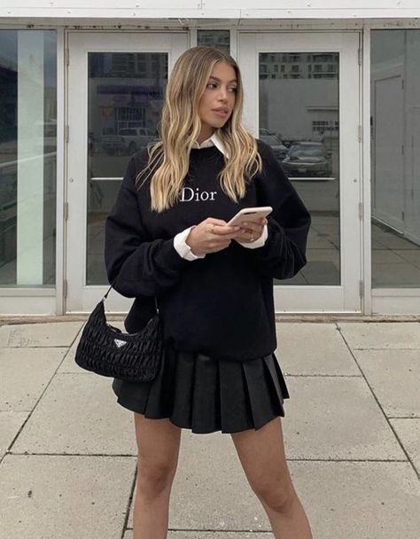 Black Tennis Skirt Outfit Aesthetic, Tenis Skirt Outfits, Black Tennis Skirt Outfit, Black Tennis Skirt, Outfit Elegantes, Tennis Skirt Outfit, Amazon Fashion Finds, Pleated Tennis Skirt, Causual Outfits