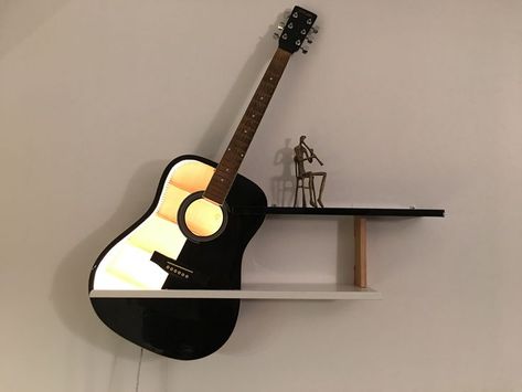 Transformation Guitare lampe étagère décoration | Music wall decor, Music room decor, Guitar lamp Guitar Diy Crafts, Guitar Design Ideas, Guitar Lamp, Guitar Decorations, Guitar Shelf, Music Furniture, Wall Decor Music, Guitar Display, Music Wall Decor