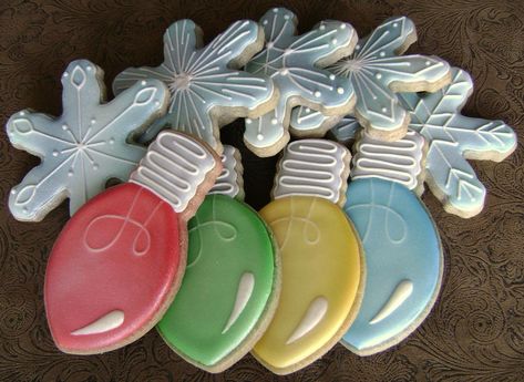 Light Bulb Cookies, Decorator Cookies, Holiday Deserts, Apple Turkey, Christmas Cookie Recipes Holiday, Christmas Sugar Cookies Decorated, Cookies Light, Teapot Cookies, Cookie Decorations