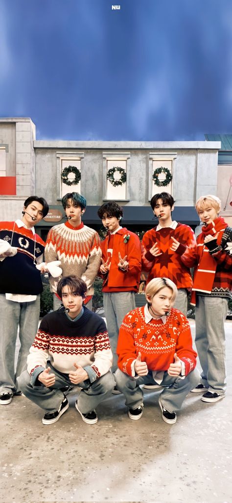 Enhypen Christmas, Enhypen Wallpaper, Boys Christmas Outfits, Xmas Wallpaper, Fandom Kpop, Holiday Wallpaper, Wallpaper Iphone Christmas, Boys Christmas, Anime Scenery Wallpaper