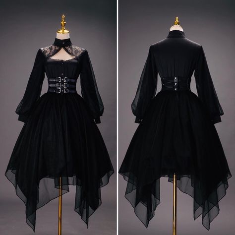 Victorian Dress Aesthetic, Black Victorian Dress, Elegant Goth, Black Wedding Gowns, Frocks And Gowns, Black Cloak, Witch Core, Easy Dress Sewing Patterns, Celestial Design