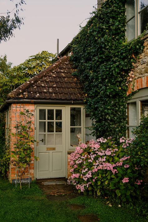 Quiet Architecture, English Countryside Interior, Magical Cottage, Countryside Cottage, Pink Glasses, Door Art, Cottage Exterior, Yellow House, Cottage Life