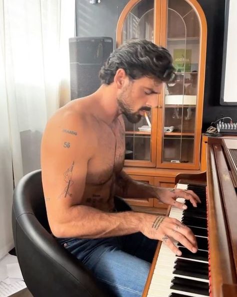 Michele Morrone on Instagram: "An old piano out of tune makes me a slave to music." Michele Morrone Kiss, Italian Men Aesthetic, Hot Italian Men, Italian Men Mafia, Mafia Men, Michael Morrone, Slade Wilson, Old Piano, Handsome Italian Men